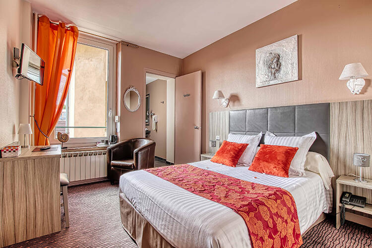 L'hôtel la Résidence  Nancy offre des chambres uniques et décorées avec goût